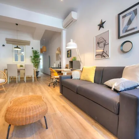 Unique And Tastefully Furnished Maisonette With Large Yard Sbon1-1 別荘