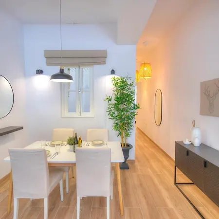 Unique And Tastefully Furnished Maisonette With Large Yard Sbon1-1