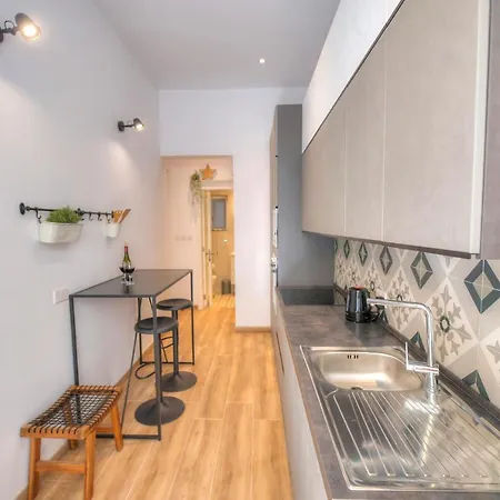 Unique And Tastefully Furnished Maisonette With Large Yard Sbon1-1 * Sliema